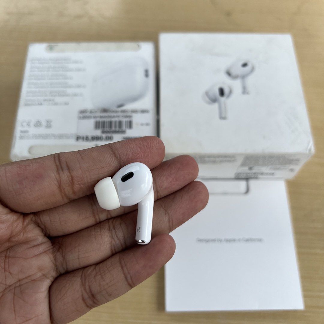 Right Pod Airpods Pro 2 Original (USB-C) (Category: Earphones) located in Cebu City. Submitted by luckyyfindss (Listing ID 1471036413, Image 1). Description: Right Pod Airpods Pro 2 Original (USB-C) I offer replacements to those missing or lost either charging case, left, and right Airpods this is the best for you 💯 - As new condition no issues - A3047 Model Number - All features are working - Cleaned and sanitized - Updated to latest firmware v