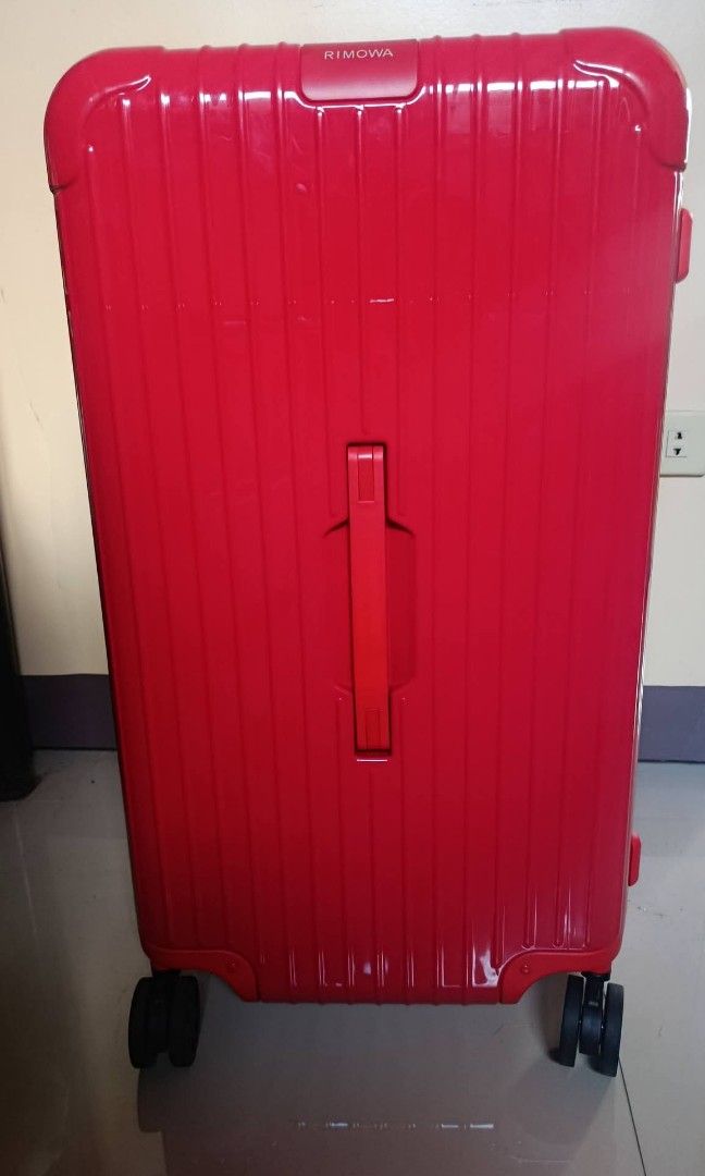 Rim Trunks luggage red (Category: Luggage) located in Tagum. Submitted by cathsuesurplus (Listing ID 1470935125, Image 1). Description: we do ship nationwidewide.