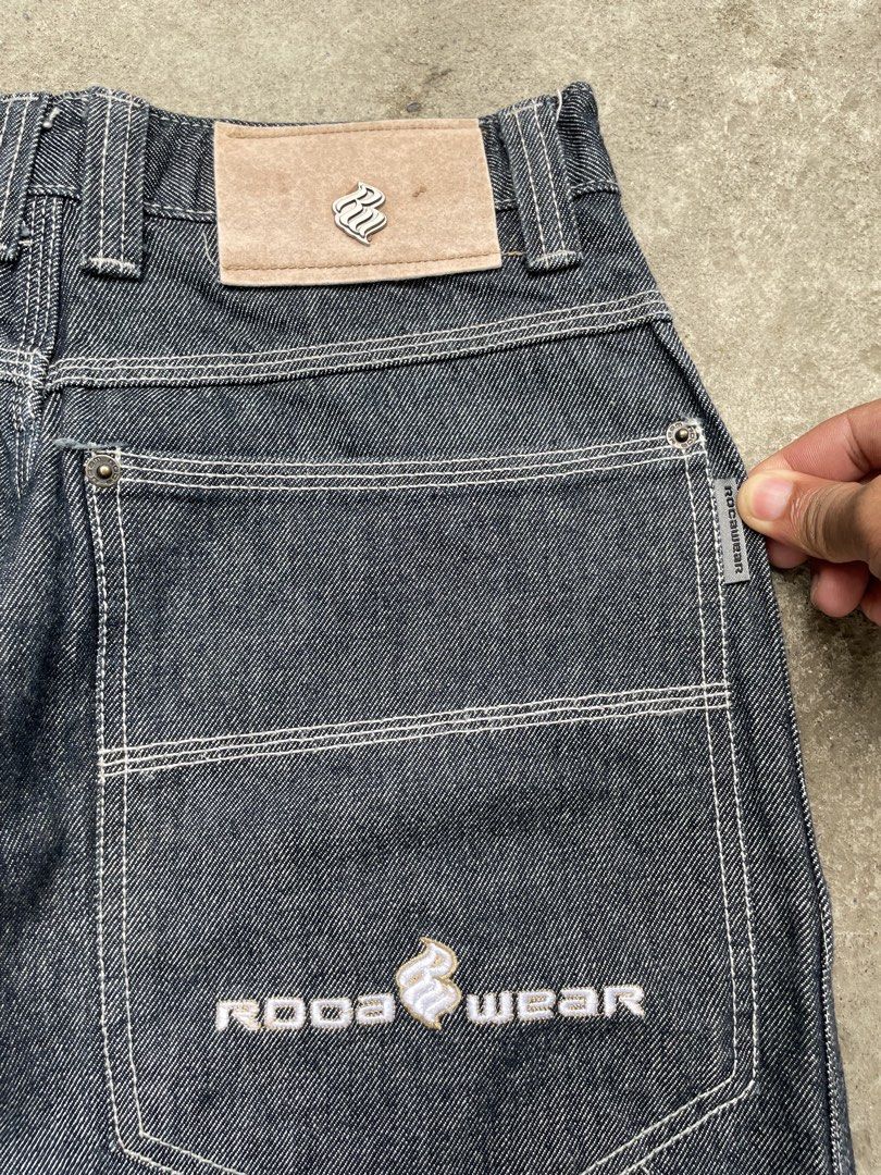 Roca Wear Carpenter Pants 🛠️ (Category: Jeans) located in Roxas City. Submitted by patch_archive (Listing ID 1471077984, Image 3). Description: Roca Wear Carpenter Pants 🛠️ 📏 ACTUAL DIMENSION USING INCHES 👖 WAIST : 29-30 👖 LENGTH : 44 👖 THIGH : 13.5 👖 HEM : 8.5 👖 FLAWS : NONE 🏷️ PRICE : 3K PHP + SF * MESSAGE ME IF YOU HAVE ANY OTHER QUESTION ABOUT SIZING . 🚚 Local shipping fee ( 70-85 Php) ✈️ International Shipping fee cost “DM” 💳 Mode