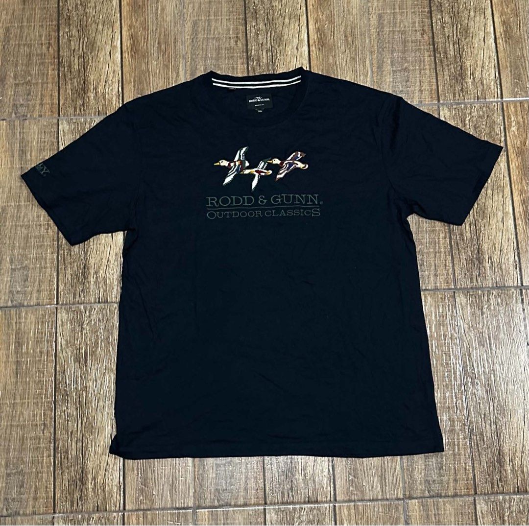 RODD AND GUNN T SHIRT (Category: Tshirts & Polo Shirts ) located in Manila. Submitted by urban-vintage_2 (Listing ID 1471076348, Image 1). Description: ISSUE: NONE ( NEED WASH ) MOP :GCASH ( NO COD ) SHIP VIA : LALAMOVE & J&T LOCATION : PASIG CITY LENGTH : 31 WIDTH : 26 .