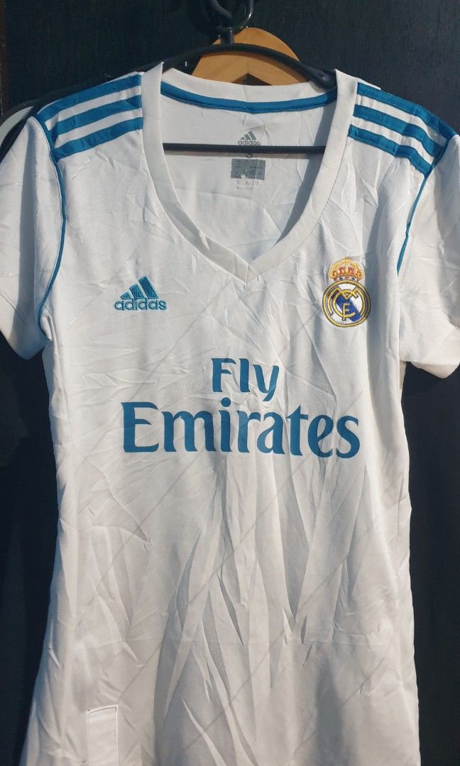 Ronaldo jersey small (Category: Formal Shirts) located in Santa Rosa. Submitted by thriftnpritz (Listing ID 1471039585, Image 2). Description: small 17 /24.5.