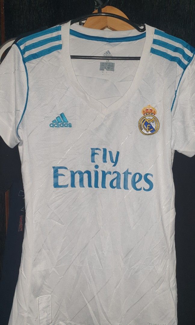 Ronaldo jersey small (Category: Formal Shirts) located in Santa Rosa. Submitted by thriftnpritz (Listing ID 1471039585, Image 3). Description: small 17 /24.5.