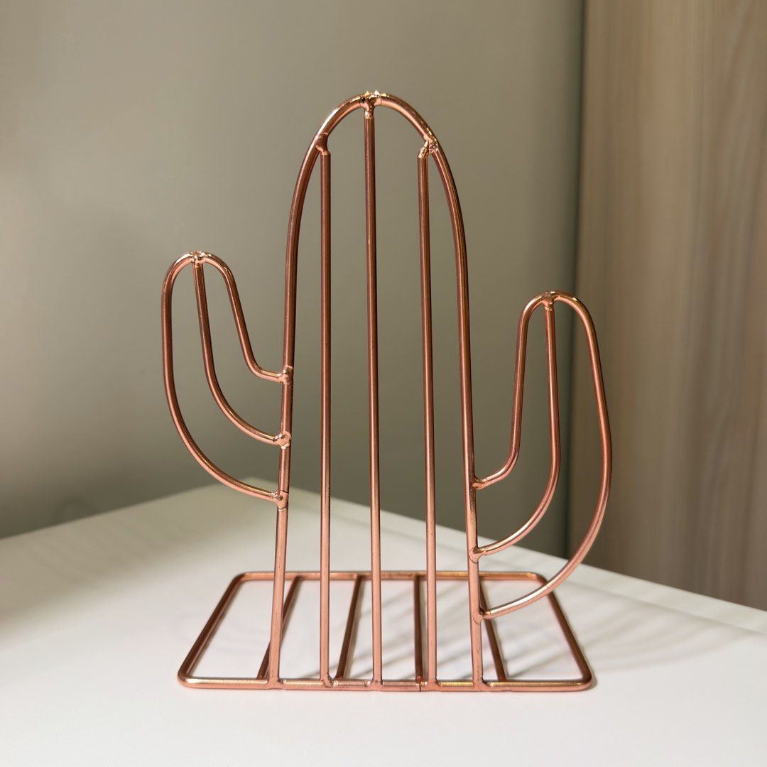 Rose gold cactus metal bookend pair (Category: Other Home Decor) located in Quezon City. Submitted by aj.mnl (Listing ID 1471091264, Image 2). Description: .