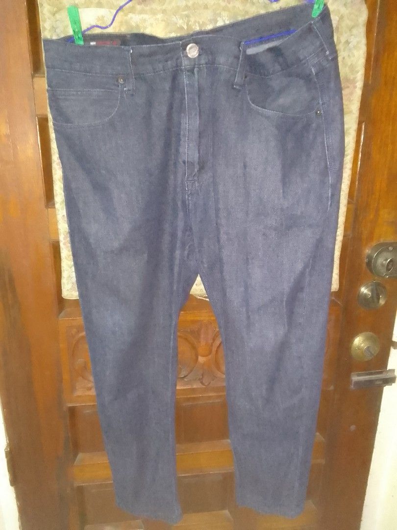 Like New RRJ Dark Denim Jeans (Category: Jeans) located in Baguio. Submitted by eskimoprime (Listing ID 1471086012, Image 2). Description: Notes: - Size 36 - In good condition - Purchased in the U.S. - Feel free to pm for more pics.