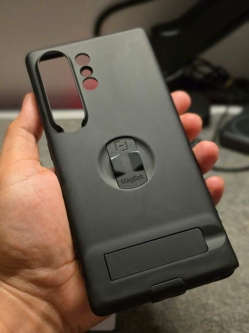 S26 Ultra Magbak Elite Pro Case (Category: Cases & Sleeves) located in Mandaluyong City. Submitted by techbigboy (Listing ID 1471031767, Image 2). Description: - Pristine condition, no dents or any scratches. Will pass as new - Complete box and unused magnet stick - No tempered glass included, already used DM 📩.