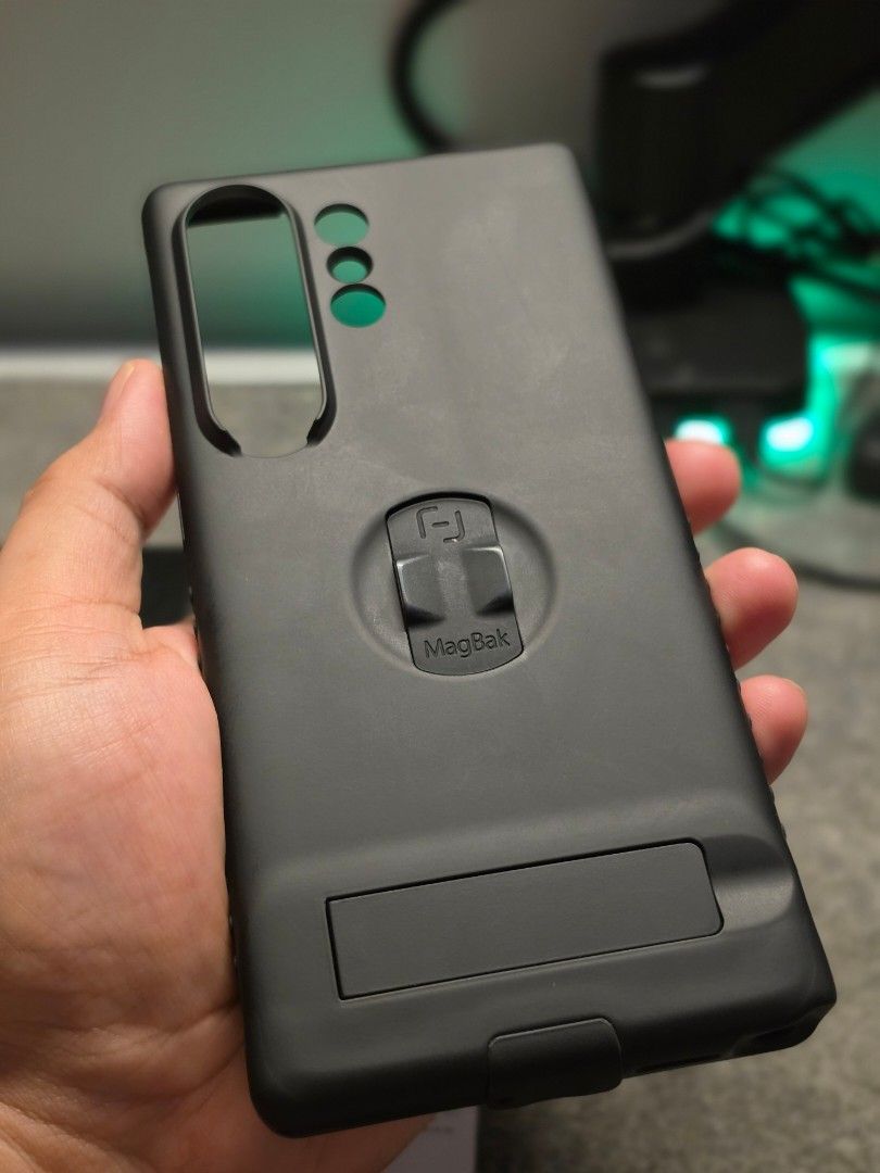 S26 Ultra Magbak Elite Pro Case (Category: Cases & Sleeves) located in Mandaluyong City. Submitted by techbigboy (Listing ID 1471031767, Image 3). Description: - Pristine condition, no dents or any scratches. Will pass as new - Complete box and unused magnet stick - No tempered glass included, already used DM 📩.