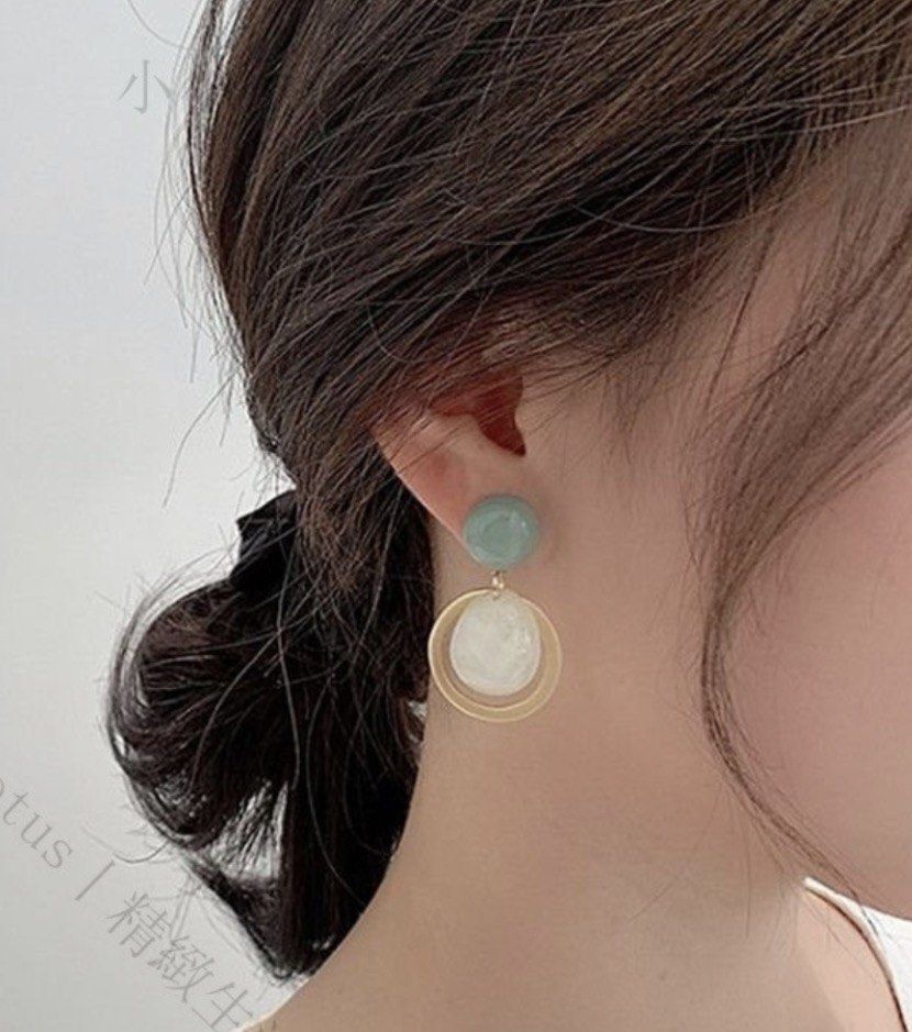 S925 Post geometric drop and dangle earrings (Category: Earrings) located in Paranaque City. Submitted by dalle_closet (Listing ID 1470986899, Image 2). Description: S925 markings on post/stem.