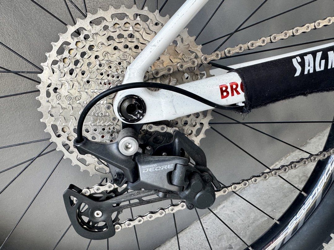 Sagmit Mountain Bike 29er (Category: Bicycles) located in Bulacan. Submitted by chaooo25 (Listing ID 1471031523, Image 3). Description: 🚲 FOR SALE: SAGMIT BROOKLYN V3R 29ER MTB 💰 ₱30,000 — Negotiable Selling my Sagmit Brooklyn V3R mountain bike! Bought last year and barely used. 🤍 Looking for a new owner who can enjoy it more! 🔧 BIKE SPECIFICATIONS * 🚲 Frame: Sagmit Brooklyn V3R (XS) * 🔧 Fork: Sagmit EVO3 * ⚙️ Rear derailleur: Shimano Deore