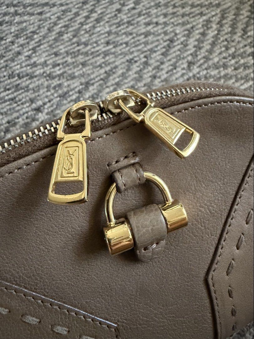 Saint Laurent Brown Leather Mini Muse Chain bag (Category: Luxury Bags & Wallets) located in Cebu City. Submitted by GOODOLDDAYS_ (Listing ID 1470975916, Image 2). Description: Saint Laurent Brown Leather Mini Muse Chain bag Verygood Used Condition Measurement Width 7 inches Height 5 inches Chain drop 10 inches.