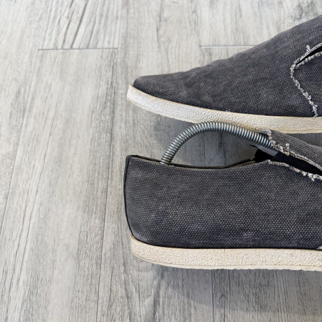 Salvatore Ferragamo Loafers (Category: Sneakers) located in Manila. Submitted by wornagainstudios2 (Listing ID 1471008076, Image 2). Description: .