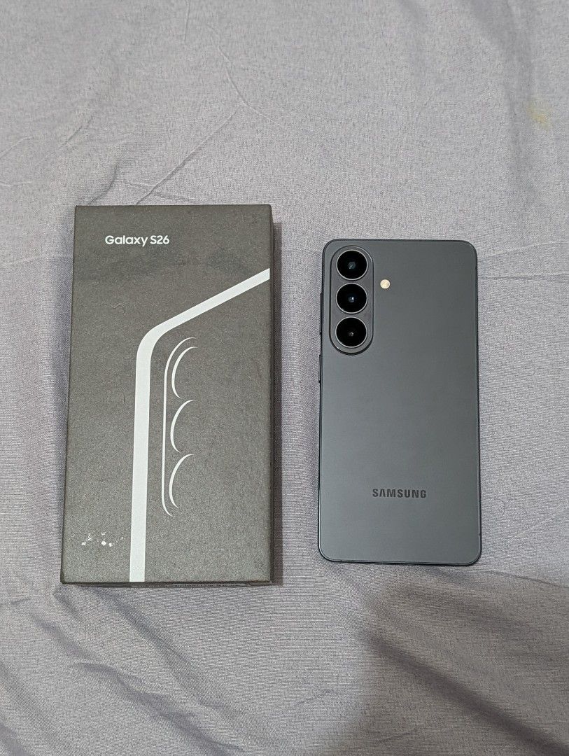SAMSUNG S26 (Category: Samsung) located in Caloocan City. Submitted by Yhangyhang (Listing ID 1471037877, Image 3). Description: FOR SALE! SAMSUNG S26 12GB / 256GB OPENLINE TO ALL NETWORK ALMOST NEW INCLUDES: COMPLETE BOX, MANUAL, & COPY OF RECEIPT HONEST ISSUE: NAKA FINANCE LOCK FOR PARTS OR BYPASS NALANG SA MAKAKABILI PARA MAGAMIT PM! PM!.