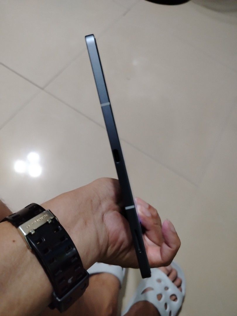 Samsung Tab S10 Fe 5g (Category: Android) located in Las Pinas. Submitted by PJ.R. (Listing ID 1471080796, Image 3). Description: 📍SAMSUNG GALAXY TAB S10 FE 5G ➡️SALE20k or SWAP‼️ ✅128gb, 8gb RAM ✅unit, spen and box ✅Good as new ✅No issues ✅With sim slot Samsung Galaxy Tab S10 FE 5G | 128GB • Display: 10.9" WUXGA+ TFT5 (2304×1440), 90Hz • Processor: Exynos 1580, Octa-core (up to 2.9GHz) • RAM / Storage: 8GB / 128GB, microSD up to 2TB • Camera: 1