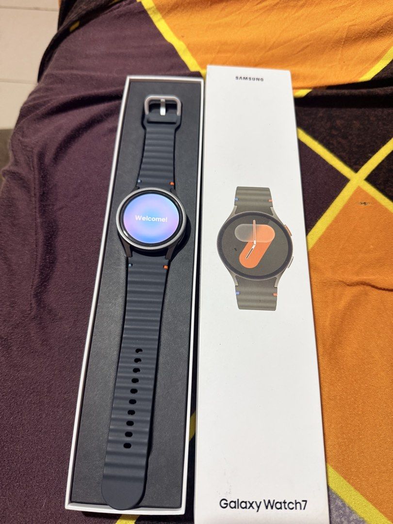 Samsung watch 7 40mm almost a new (Category: Wearables & Smart Watches) located in Pasig City. Submitted by Tuligskanga (Listing ID 1470958137, Image 3). Description: Helping a friend to sell this samsung watch 7 40mm almost a new kasi halos di nagamit mas prepared nya apple watch Good as new halos di nagamit No issue No dent No scratches With protective cover and tempered With unused usb cable charger Specs 👇🏼 40mm Bluetooth Wifi Super amoled 