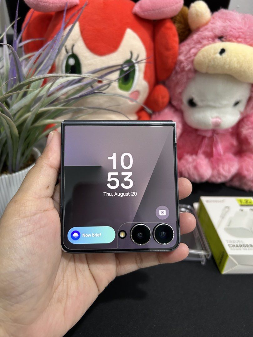 samsung z flip7 512gb black (Category: Samsung) located in Mandaluyong City. Submitted by cellspaceph (Listing ID 1470995742, Image 1). Description: SAMSUNG Z FLIP7 5G 512GB 12GB RAM no amoled burn/no flipmark issue: dents,fades,di gaanu straight php26,500‼️with charger/case.