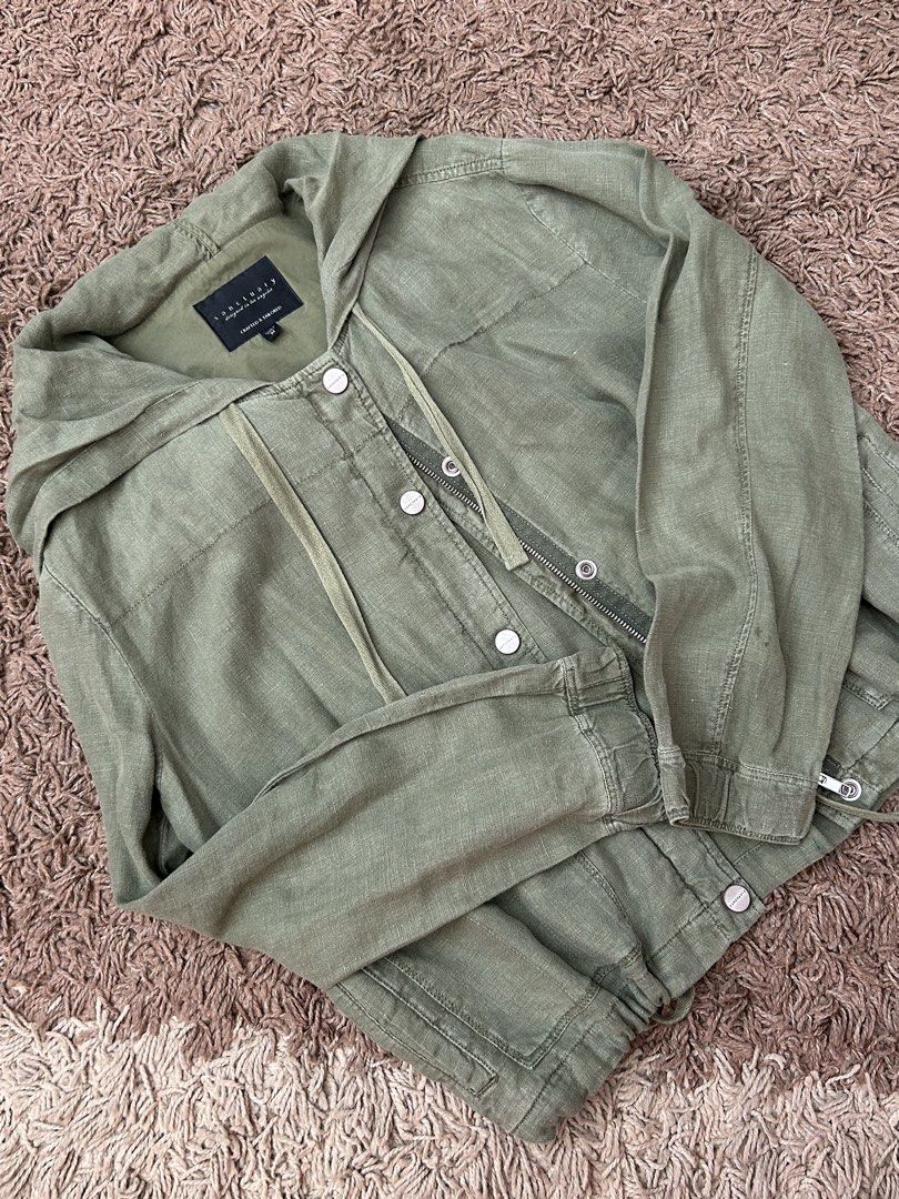 Sanctuary Olive Green Hooded Utility Jacket Size M (Category: Coats, Jackets and Outerwear) located in Paranaque City. Submitted by madenise_declutter (Listing ID 1470977609, Image 2). Description: - not my personal style but nice for cold weather - nego.