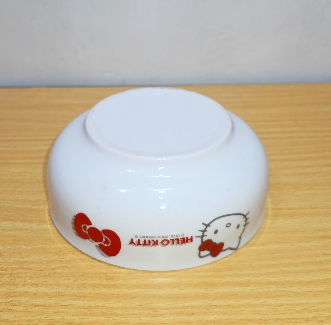 Sanrio Hello Kitty Ceramic Bowl (Category: Other Kitchenware & Tableware) located in Binan City. Submitted by mayjhe (Listing ID 1470961608, Image 2). Description: 💛 For Sale 💛 🌸 Sanrio Hello Kitty 🍀 Ceramic Bowl 📍 Condition: Good 💰 Price is ₱ 150.00 👉 Other details posted 🇵🇭 Location Biñan Laguna 🛵 Courier J& T and Lalamove 📋 Shipping by schedule 📍 NO COD & COP 📌 All items are carefully packed and labeled with Fragile stickers for b