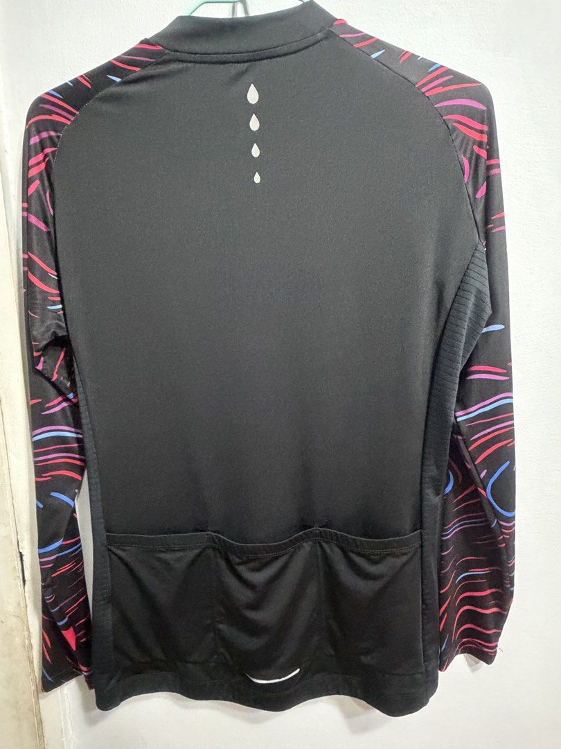 Santic long sleeve cycling jersey (Category: Bicycles) located in Bacoor. Submitted by luvtoshoppe (Listing ID 1471064054, Image 2). Description: .
