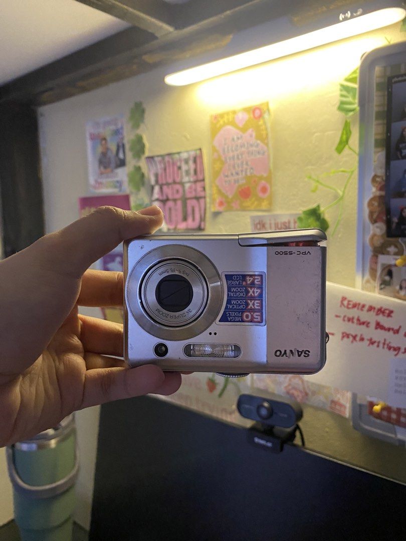 Sanyo Digicam (Category: Cameras) located in General Santos City (Dadiangas). Submitted by milesssyyy (Listing ID 1470866161, Image 2). Description: selling a working digicam (sanyo, VPC-S500) with a card reader for 1000 pesos, plus shipping.