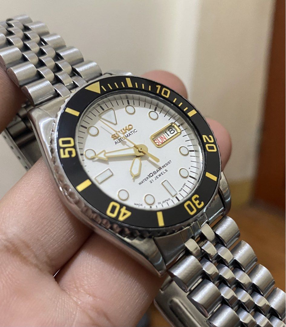 Seiko 10 bAr skx021 (Category: Men's Watches) located in Mandaluyong City. Submitted by pyesa_16 (Listing ID 1470932234, Image 3). Description: Seiko 10 Bar SKX021g Aftermarket dial hands & insert 38mm case diameter 20mm lug width Original seiko 7s26 automatic movement, newly serviced Comes with aftermarket jubilee strap no box & papers Price: 3500 + sf Location : mandaluyong near shaw, Can ship thru LBC ot lalamove Thank you!).