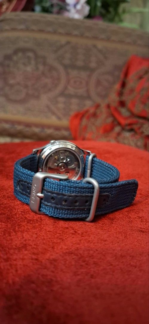 Seiko 5 Automatic Watch Blue Dial (Category: Men's Watches) located in Las Pinas. Submitted by rcp123 (Listing ID 1470951332, Image 2). Description: Seiko 5 Automatic Field Watch Model: SNK807K2 37 mm Caliber: 7S26 Navy Dial Day/Date Automatic Men's minimal scratch.