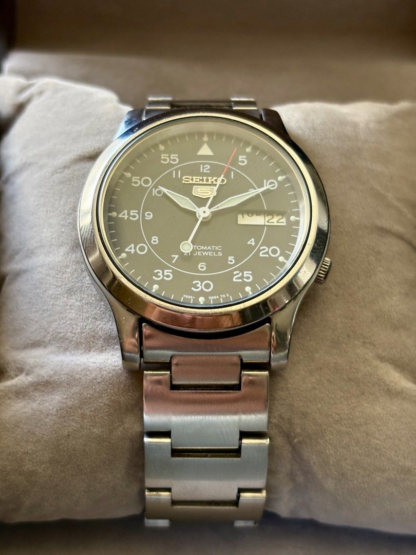 Seiko 5 (SNK807K1) Navy blue field / pilot (Category: Men's Watches) located in Dumaguete. Submitted by aszkicker02 (Listing ID 1470975324, Image 2). Description: FOR SALE TIMELESS PIECE❗️ Seiko 5 (SNK807K1) Navy blue field / pilot 7s26 caliber | automatic watch 37mm case size Watch and box Preloved original 🏷️4.5k only✅ #LuMaraCollections #watches #WatchNow #WatchThis #WatchParty.
