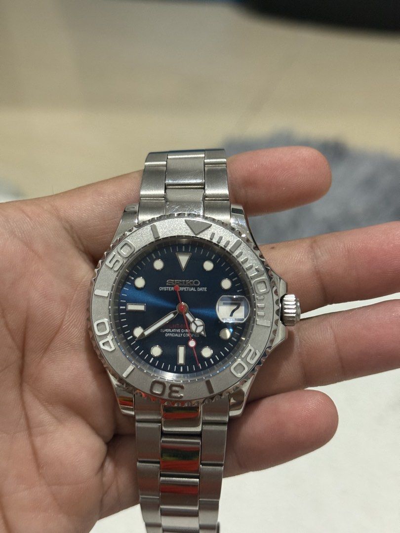Seiko Yacht Master Mod Blue Dial Watch (Category: Men's Watches) located in Bacoor. Submitted by bernardjustine (Listing ID 1470937291, Image 2). Description: Seiko Mod Yachtmaster •Original NH35 Movement •Blue Luminous Yachtmaster Dial •Stainless Submariner Case (40mm) •Oyster Bracelet •Sapphire Crystal Glass with Date Magnifier •Luminous Mercedes Hands Inclusion: Box Price: 6,500 nego RFS: Di na nagagamit, less than 10times lang ata nagamit Loc