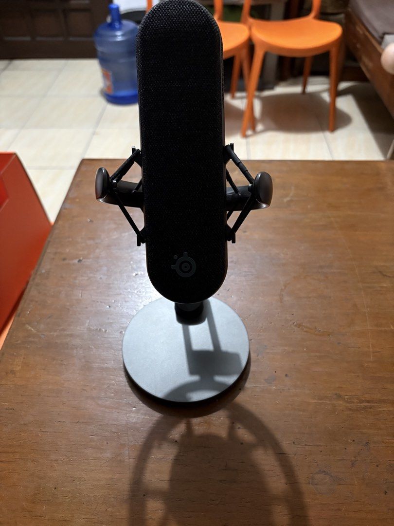 Selling second hand steel series alias pro (Category: Microphones) located in Muntinlupa City. Submitted by seancasala38602 (Listing ID 1471087598, Image 2). Description: .
