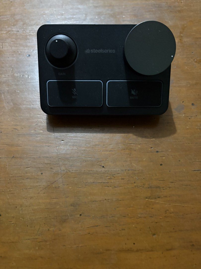 Selling second hand steel series alias pro (Category: Microphones) located in Muntinlupa City. Submitted by seancasala38602 (Listing ID 1471087598, Image 3). Description: .