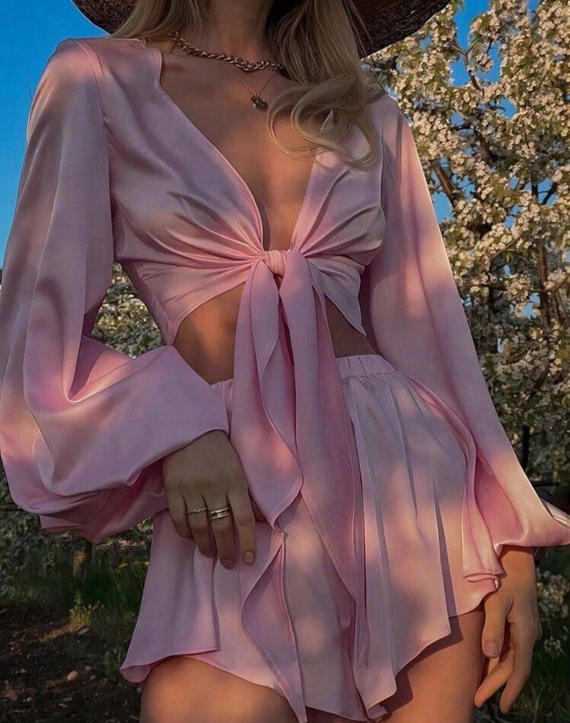 [Shein] Elegant pink coordinates (Category: Sets or Coordinates) located in Makati City. Submitted by cocoreluv (Listing ID 1471044335, Image 2). Description: .