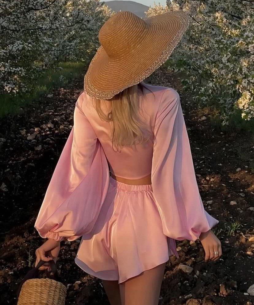 [Shein] Elegant pink coordinates (Category: Sets or Coordinates) located in Makati City. Submitted by cocoreluv (Listing ID 1471044335, Image 3). Description: .