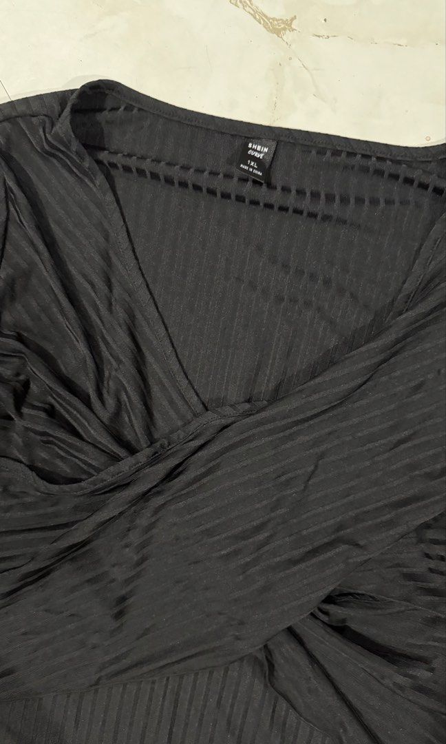 Shein Overlap Longsleeves (Category: Longsleeves) located in Quezon City. Submitted by dinesaur (Listing ID 1471077041, Image 2). Description: .