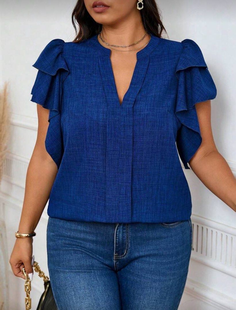 SHEIN Plus Size Blue V-Neck Denim Effect Blouse (Category: Blouses) located in Malolos. Submitted by basementbargain (Listing ID 1471058942, Image 3). Description: Size: 0XL Product Measurement Shoulder: 35 cm, Length: 71.5 cm, Sleeve Length: 18.3 cm, Bust: 110 cm.