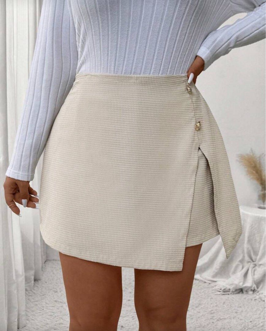SHEIN Plus Size Solid Corduroy Asymmetric Hem Skorts (Category: Skirts) located in Malolos. Submitted by basementbargain (Listing ID 1471057875, Image 1). Description: Size: 2XL Color: Apricot Product Measurement: Length: 41.5 cm, Waist Size: 96 cm, Hip Size: 134 cm.