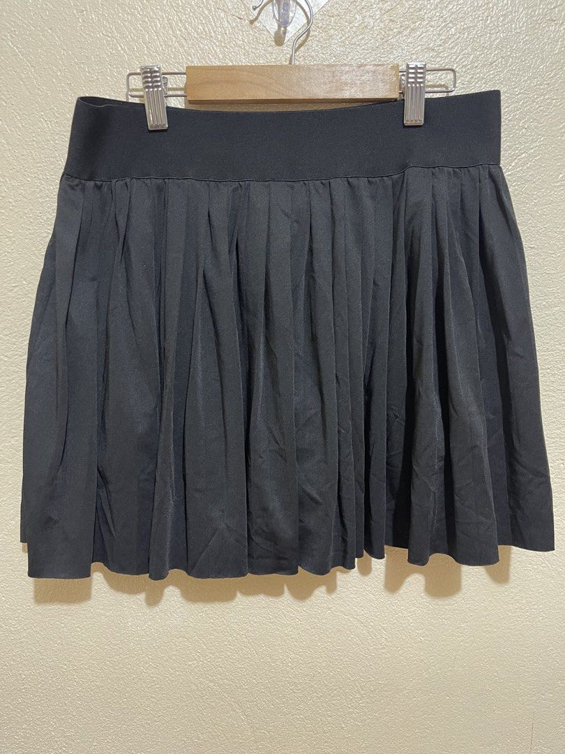 Shein sport skort (Category: Skirts) located in San Fernando. Submitted by kristineg21543 (Listing ID 1471001552, Image 1). Description: Decluttering.size xl.
