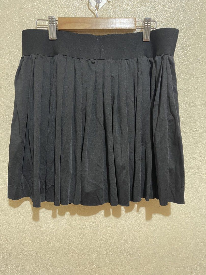 Shein sport skort (Category: Skirts) located in San Fernando. Submitted by kristineg21543 (Listing ID 1471001552, Image 2). Description: Decluttering.size xl.