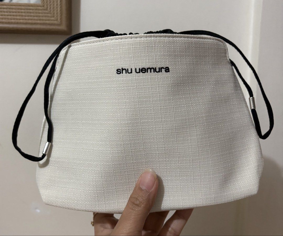 Shu Uemura Drawstring Canvas Make Up Pouch (Category: Purses & Pouches) located in Cavite. Submitted by chubbsavenue (Listing ID 1471027688, Image 3). Description: .