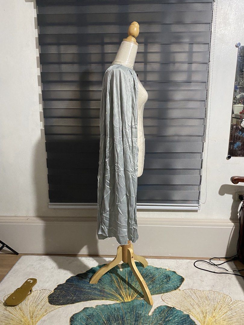 Silver Cape (Category: Everything Else Others) located in Caloocan City. Submitted by discusonlineshop (Listing ID 1470965427, Image 3). Description: .