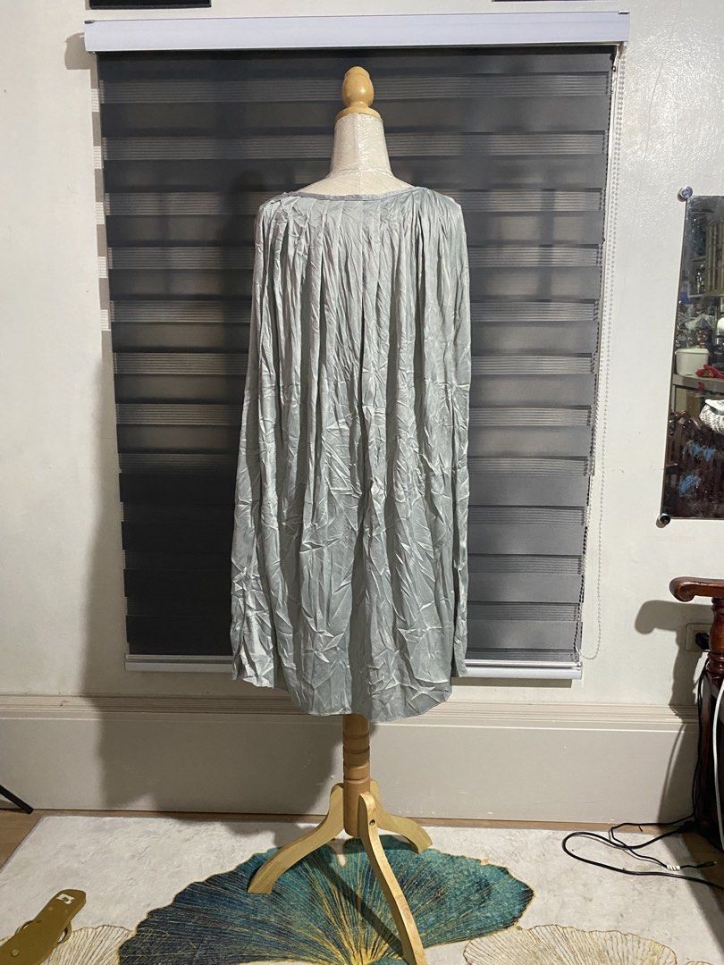 Silver Cape (Category: Everything Else Others) located in Caloocan City. Submitted by discusonlineshop (Listing ID 1470965427, Image 2). Description: .
