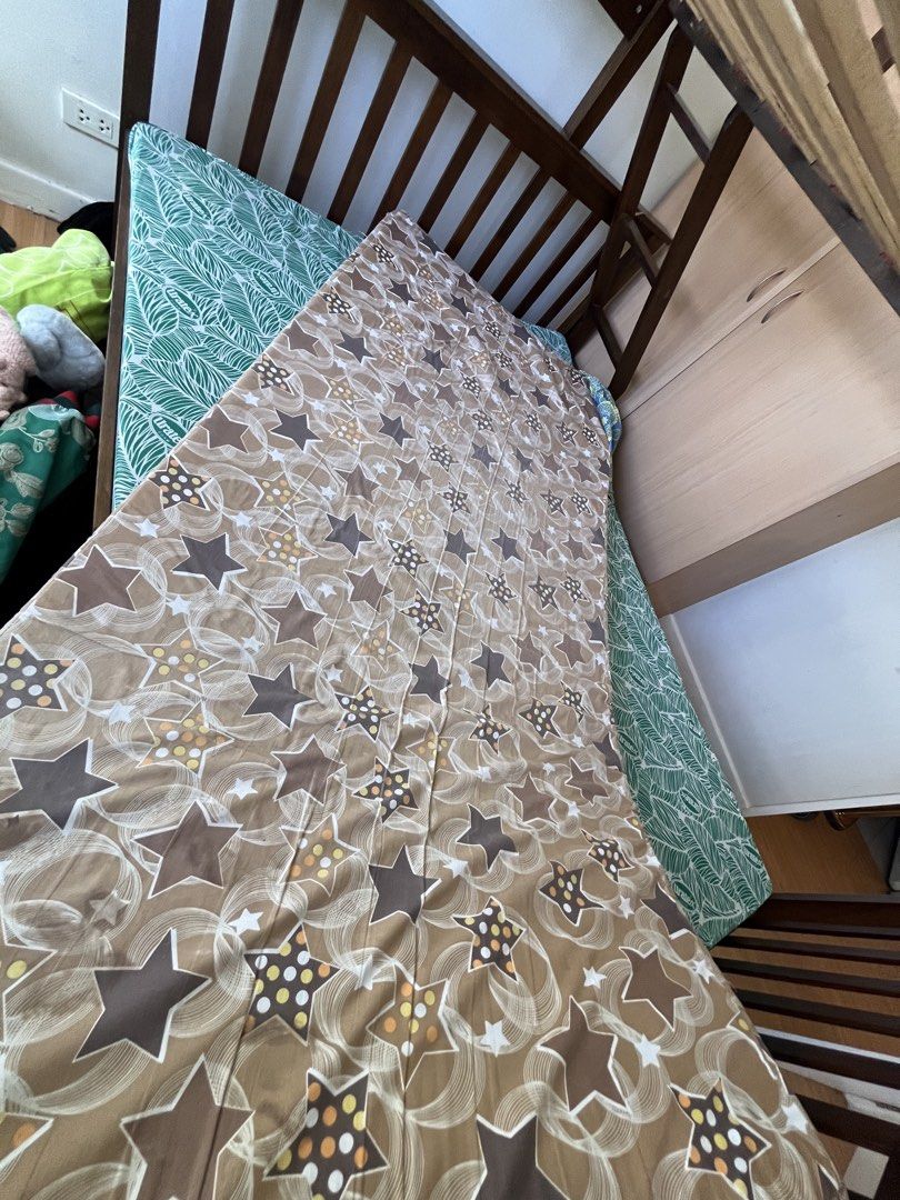 Single & Queen (Category: Bed Frames & Mattresses) located in Manila. Submitted by ezrapaeste (Listing ID 1470997443, Image 2). Description: Move out sale 1.5k for both.