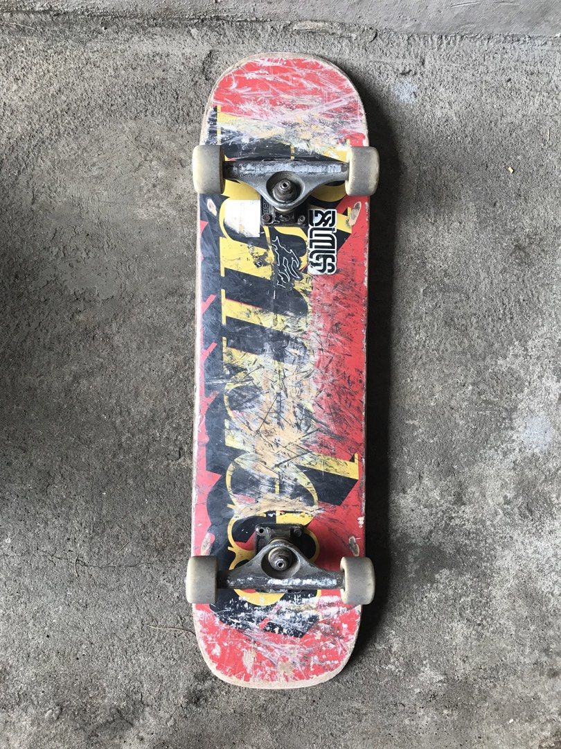 Skate set up forsale (Category: Skates, Rollerblades & Scooters) located in Ligao. Submitted by klaifinds (Listing ID 1470964894, Image 2). Description: Read the first picture Check pics properly Nego sa sure buyer Meetup or ship via jnt or lbc Payment first.