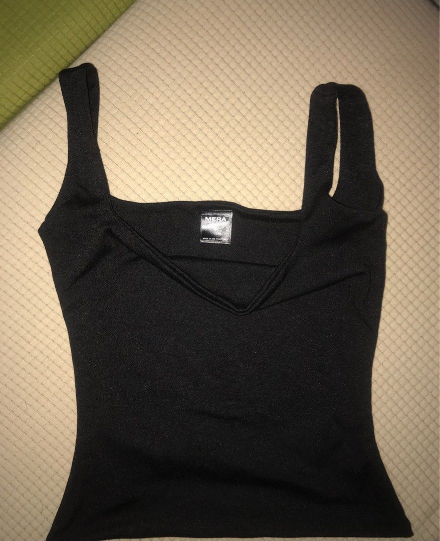 Sleeveless tops black MERA (Category: Sleeveless) located in Manila. Submitted by freecat.21c0ee (Listing ID 1471008060, Image 2). Description: Black tops sleeveless MERA size S.