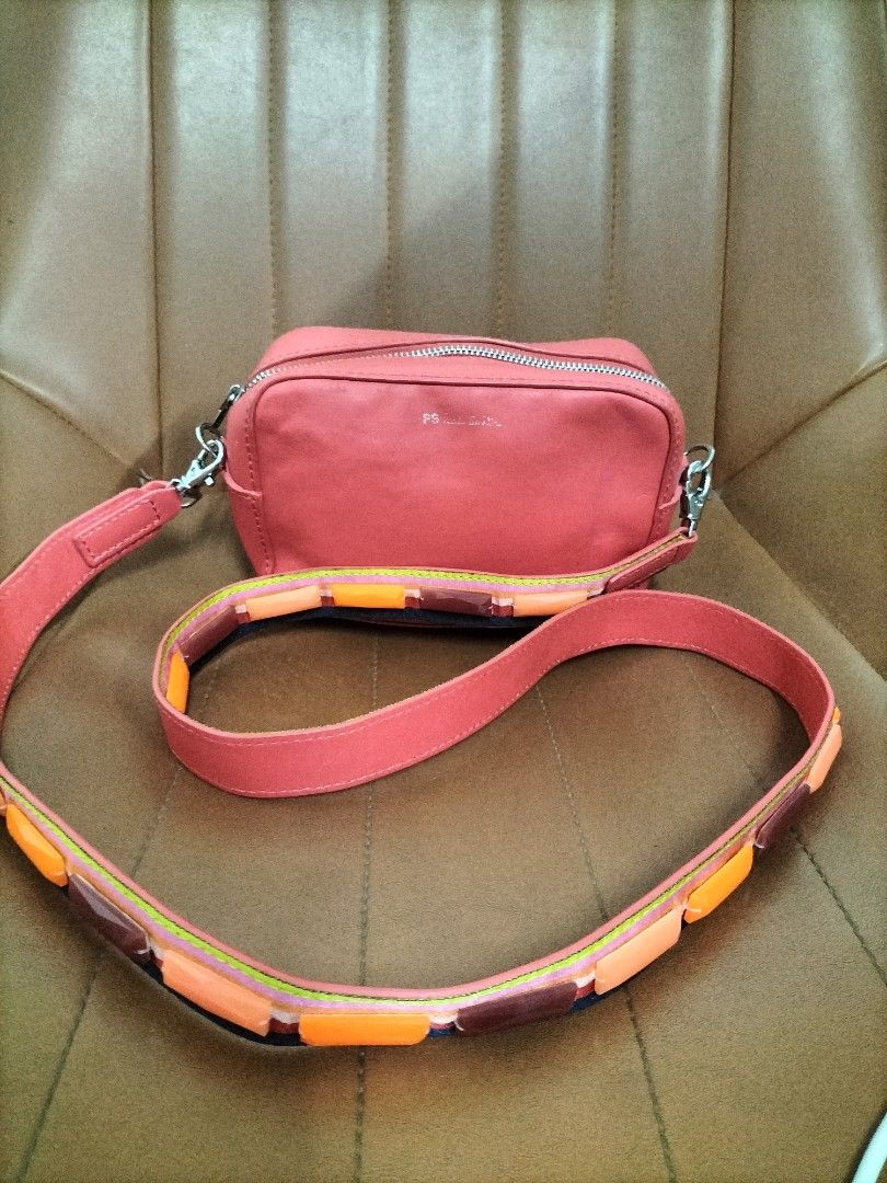 Sling bag (Category: Cross-body Bags) located in Manila. Submitted by patriciab12636 (Listing ID 1470972152, Image 2). Description: good as new.