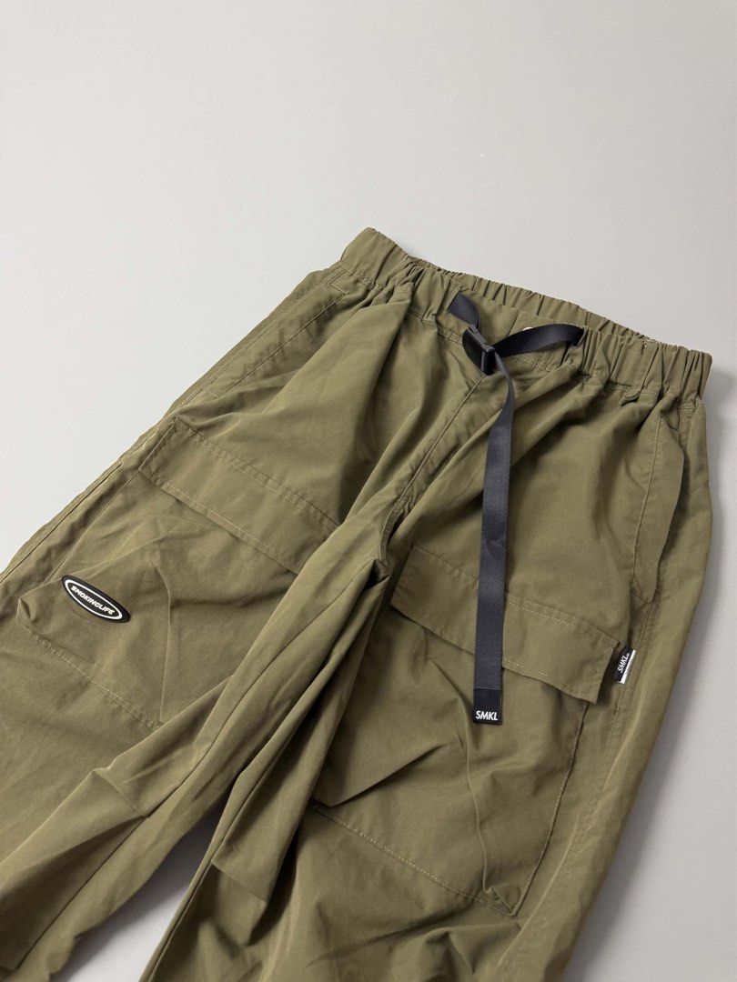 SMOKINGLIFE UTILITY CARGO (Category: Jeans) located in Guagua. Submitted by sweetboyy (Listing ID 1471040396, Image 3). Description: SMOKINGLIFE UTILITY CARGO EXCELLENT CONDITION SIZE LARGE ON TAG DIMES: WAISTLINE 30-34 / LENGTH 39 / LEG OPENING 8.