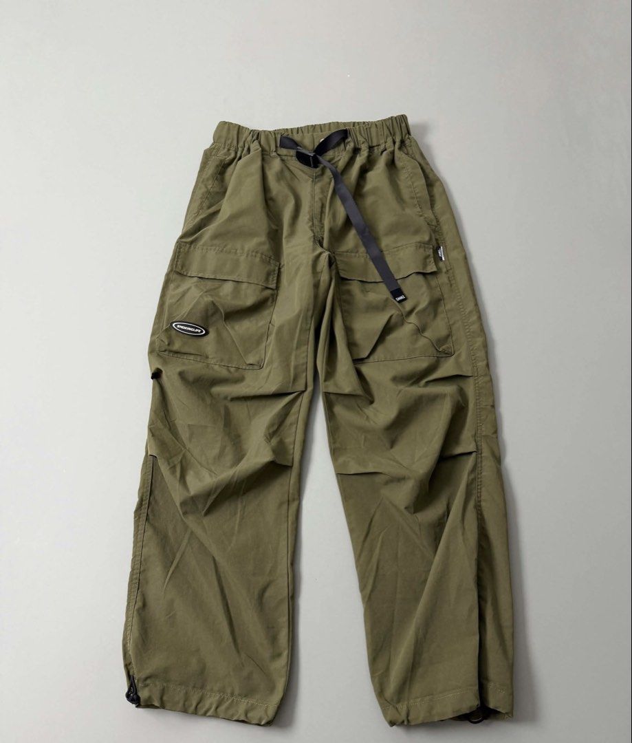 SMOKINGLIFE UTILITY CARGO (Category: Jeans) located in Guagua. Submitted by sweetboyy (Listing ID 1471040396, Image 1). Description: SMOKINGLIFE UTILITY CARGO EXCELLENT CONDITION SIZE LARGE ON TAG DIMES: WAISTLINE 30-34 / LENGTH 39 / LEG OPENING 8.