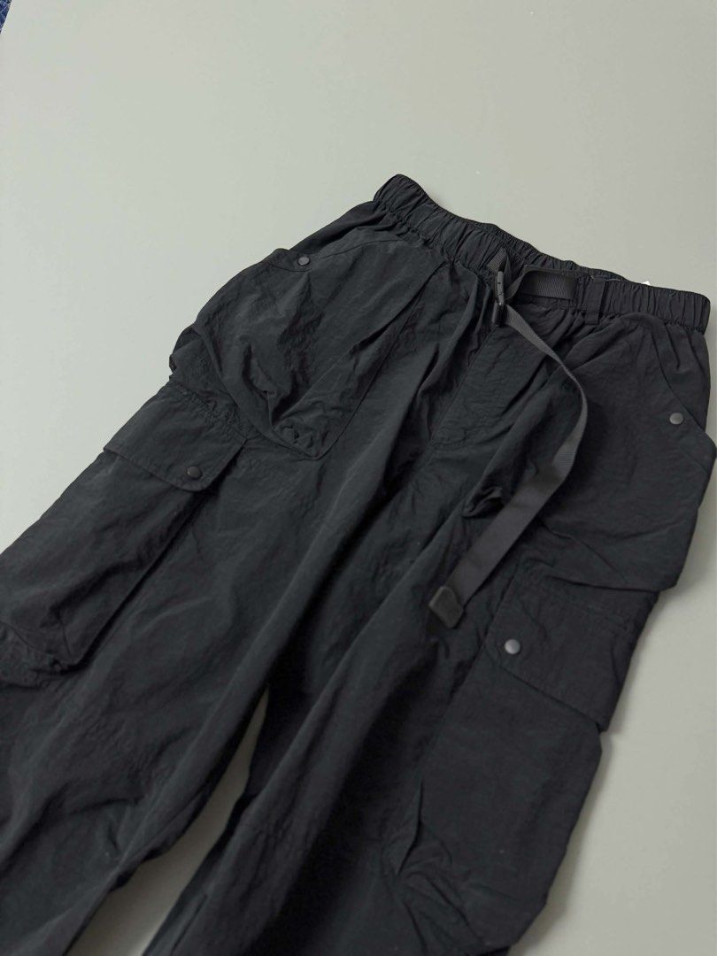 SMOKINGLIFE UTILITY CARGO PANTS (Category: Jeans) located in Guagua. Submitted by sweetboyy (Listing ID 1471061574, Image 2). Description: SMOKINGLIFE UTILITY CARGO PANTS EXCELLENT CONDITION SIZE SMALL ON TAG DIMES: WAISTLINE 30-34 / LENGTH 39 / LEG OPENING 9.