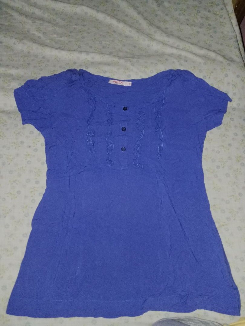 So-En Blue Blouse Size S (Category: Blouses) located in Manila. Submitted by tannie444 (Listing ID 1471102956, Image 1). Description: ✿ S-M ✿ Super breathable & comfy!! ✿ Cute ruffle design on the bust area ᯓᡣ𐭩 Mode of payment: GCash ᯓᡣ𐭩 J&T.