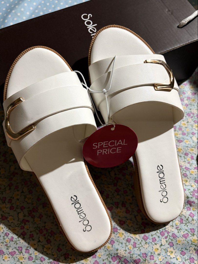 Solemate White Sandals Size 7 (Category: Flats & Sandals) located in Manila. Submitted by colielove12 (Listing ID 1471045359, Image 1). Description: Bnew with box & tags RFS: wrong size Pass sa lowballers, no cancellation no return no refund. Bought for 699.
