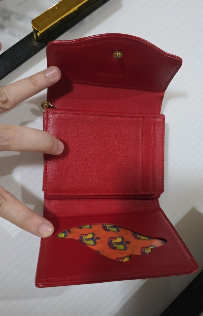 Sonovi Wallet (Category: Wallets & Card holders) located in Ozamiz City. Submitted by 2ndhand_wallets (Listing ID 1471039136, Image 2). Description: .
