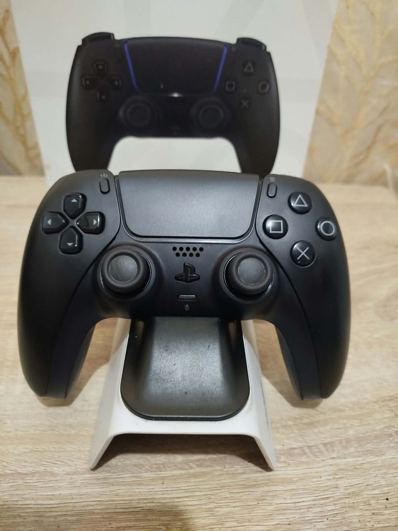 Sony PlayStation 5 DualSense Wireless Controller Midnight Black (Category: Controllers) located in Paranaque City. Submitted by thebiskwitcompany (Listing ID 1470989250, Image 3). Description: #58 Dual Sense 5 Controller P2595 -Unit only wih box -Very Good Condition with slight signs of usage sa back ng controller -no issue (ghost movement, buttons, wireless, battery) Compatible with PS5 and PC Shipping through grab/lalamove/jnt/lbc (COD/COP) Pic