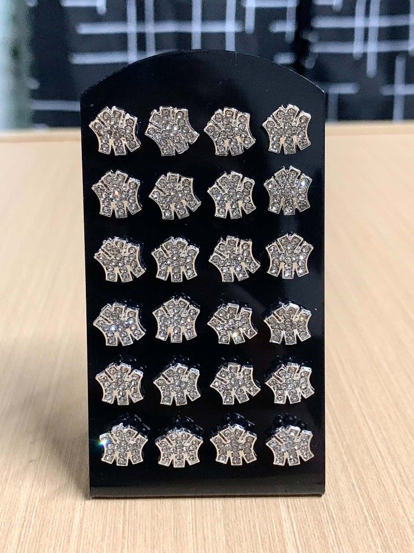 Sparkly Rhinestone Stud Earring Sets (Category: Earrings) located in Rizal. Submitted by isle.haven.thrifts (Listing ID 1471067694, Image 2). Description: - Gorgeous rhinestone stud earrings arranged on display cards - Variety of shapes: circles, hearts, squares, and flower designs - Silver-tone metal with sparkling clear crystals - Versatile pieces great for mixing and matching daily outfits - Multiple pairs included per card for great value - P